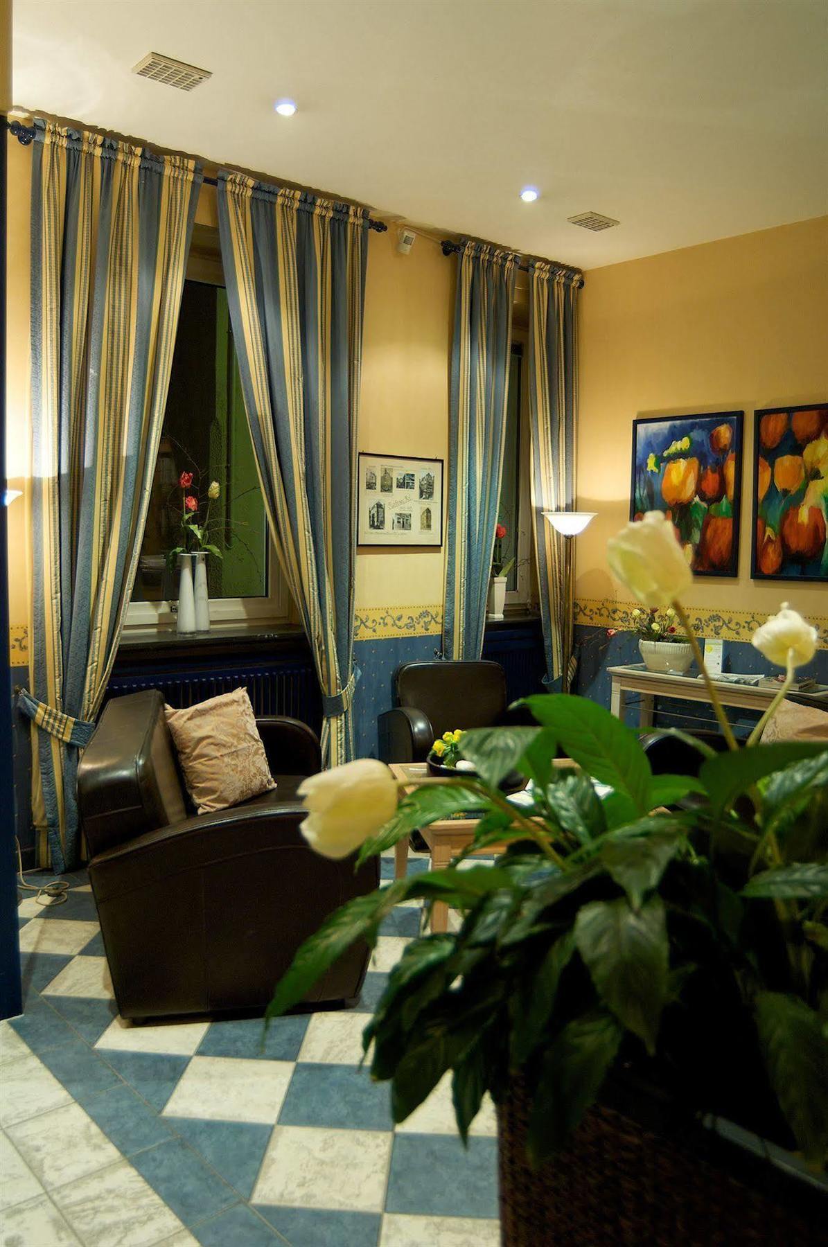 Hotel Trabener Hof Exterior photo